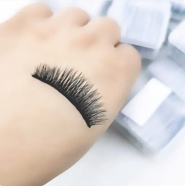 Reusable Self-Adhesive False Eyelash Strips